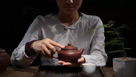 茶香润心：喝茶好姿势，养生好处多多